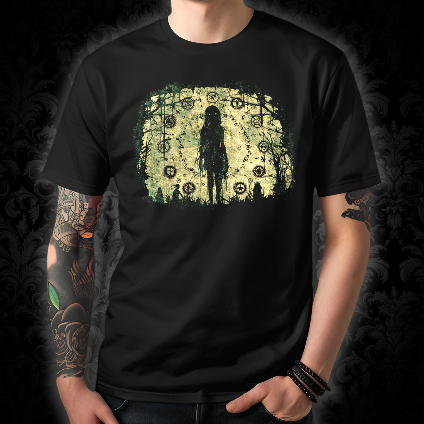 Unisex T-shirt Evil is here in green