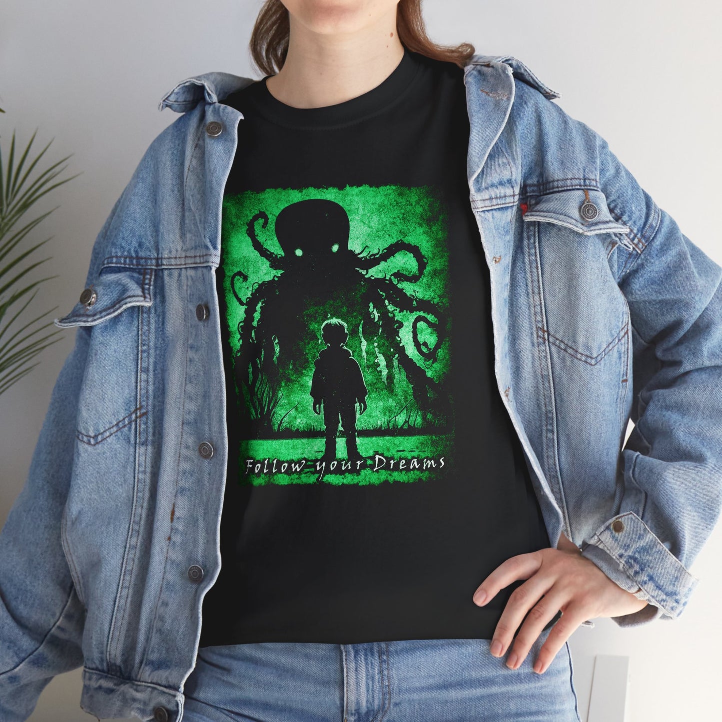 Unisex T-shirt Follow your Dreams in Green