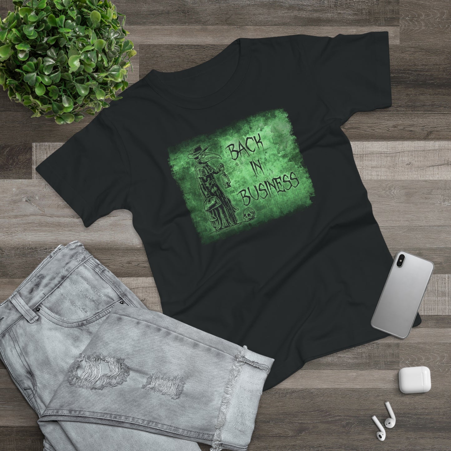 Women's T-shirt Back in Business in Green