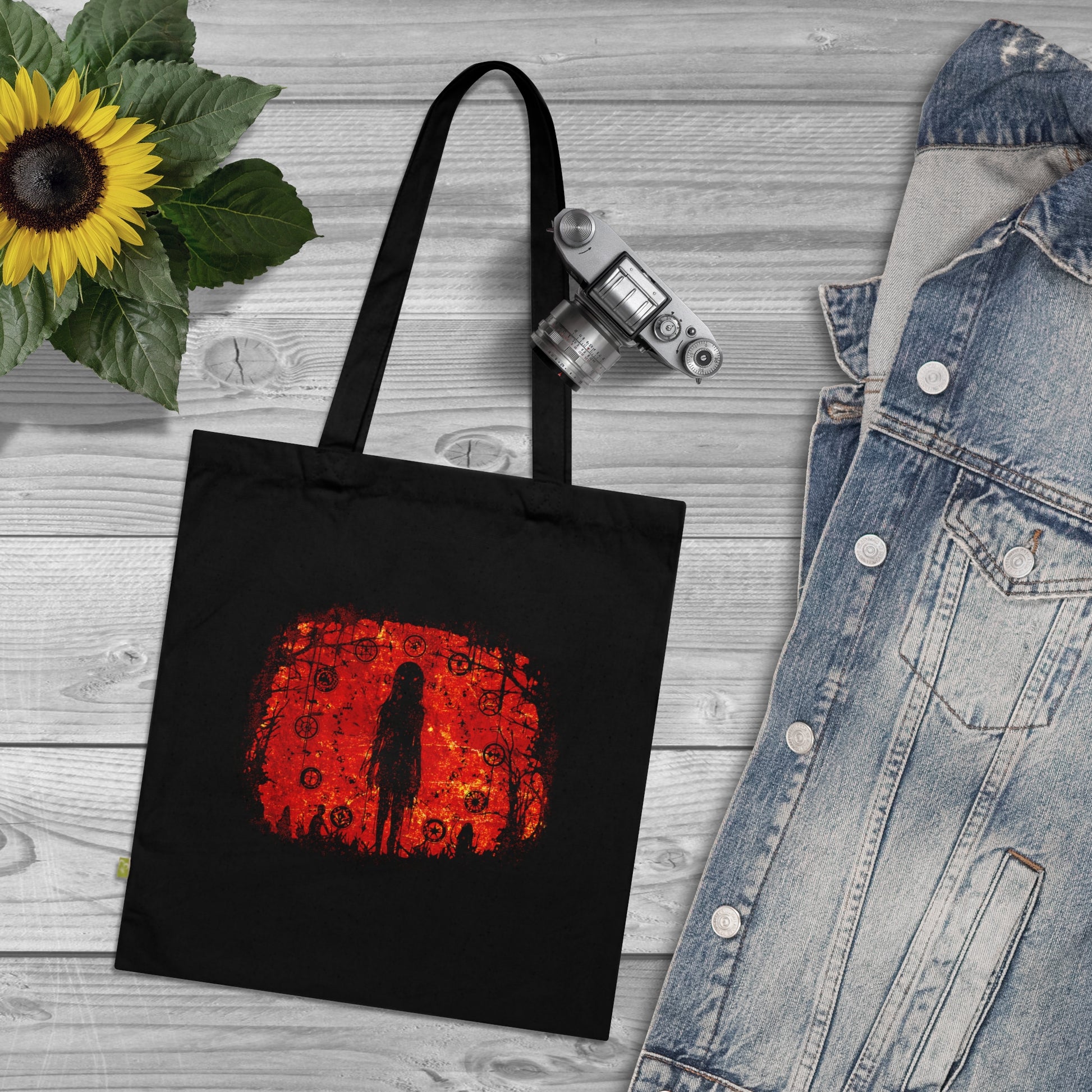 Tote Bag Evil is here in Red - Frogos Design