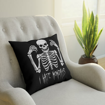 Cushions Skelly Hates Mondays - Frogos Design